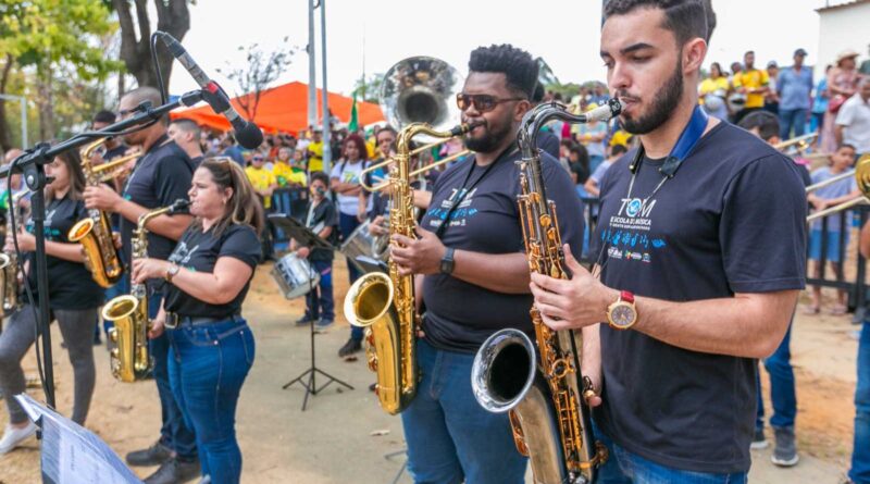 Escola Municipal de Música TOM celebra 31 anos com espetáculo no Parque Ipanema