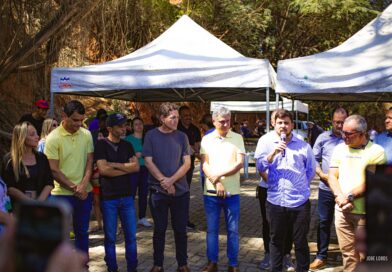 Rua Padre Paraíso recebe pavimentação e moradores celebram conquista