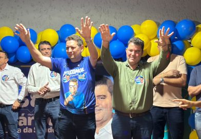 Centenas de pessoas participam da inauguração do Comitê de Márcio Lima em Timóteo